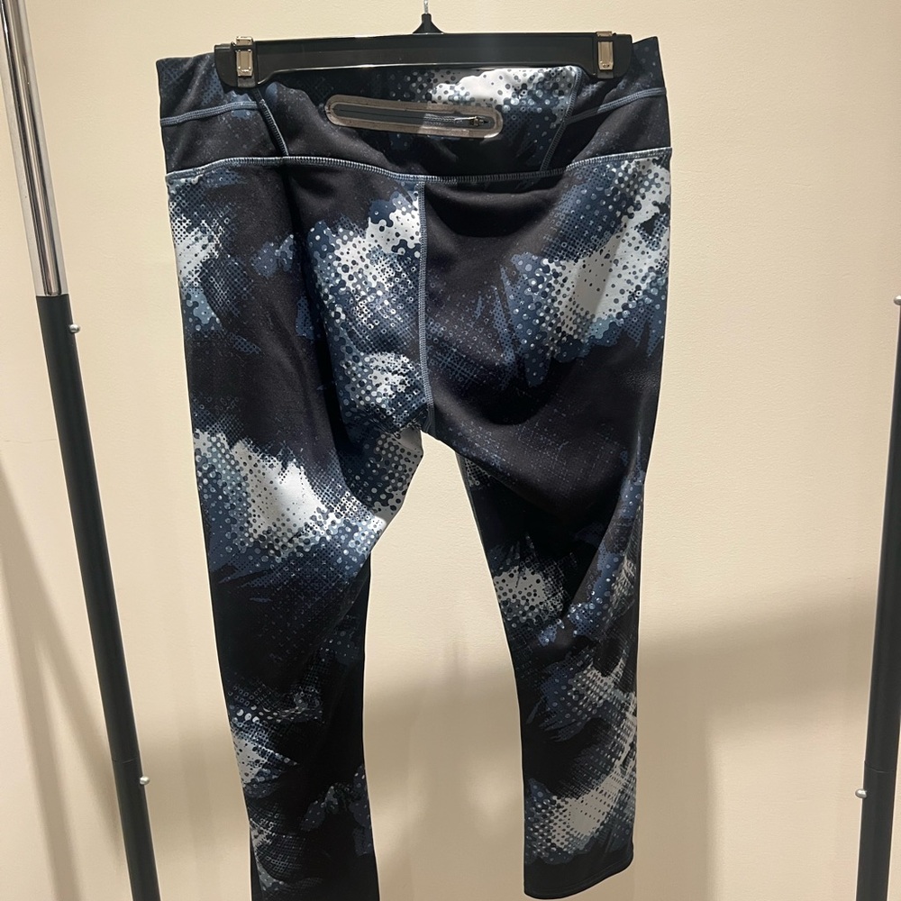 Athleta Black and Blue Speckled Leggings